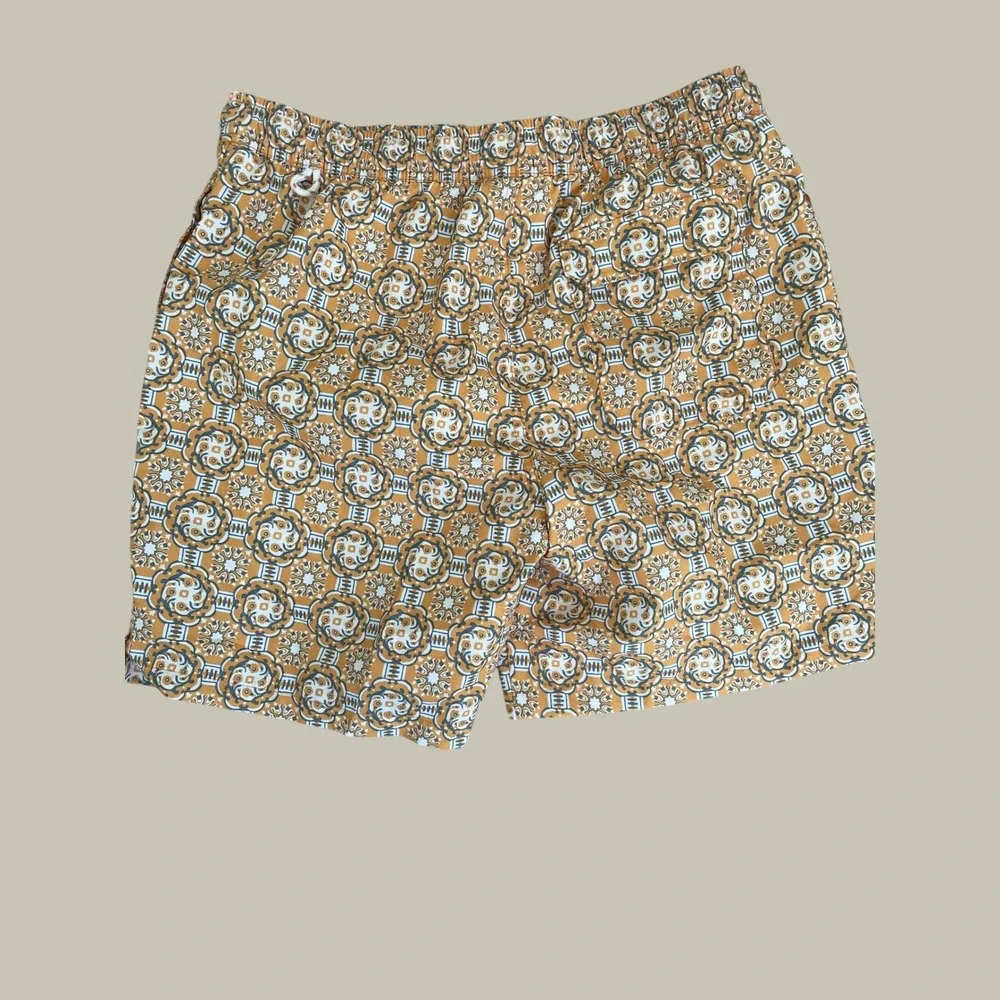 Target Gold Medallion Print Swim Trunks Mens Medium 7